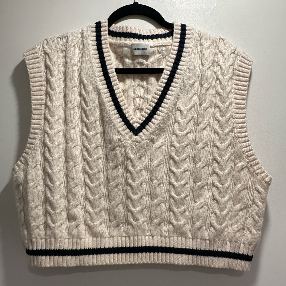 Aritzia Sunday Best Cream Cable Knit V-Neck Sweater Vest